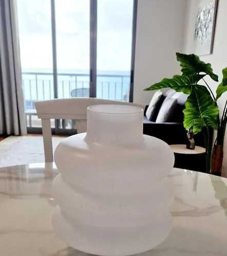 Ocean Pearl M * 丰沙尔